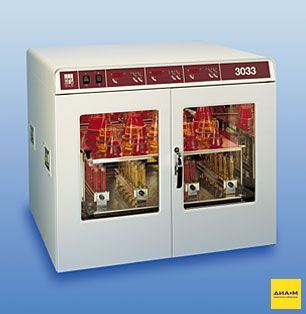 Шейкер-инкубатор, амплитуда 25 мм,  10-250 об/мин, до 70°С, 150 л, GFL-3033, GFL