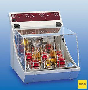 Шейкер-инкубатор, амплитуда 30 мм,  10-250 об/мин, до 70°С, 46 л, GFL-3031, GFL